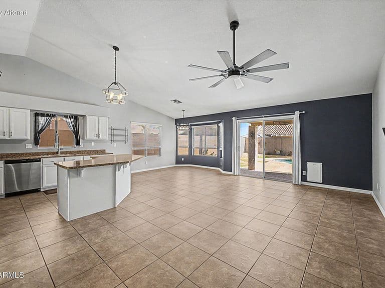9169 W DAVIS Road photo 3