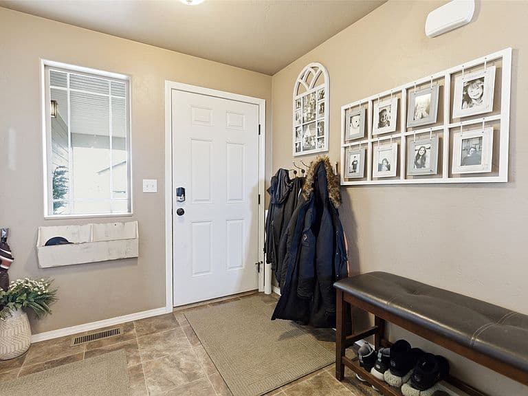 28 W Ashley Hills Dr photo 3