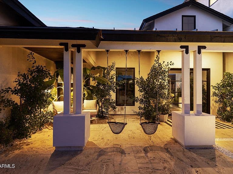 6414 E BEVERLY Lane photo 2