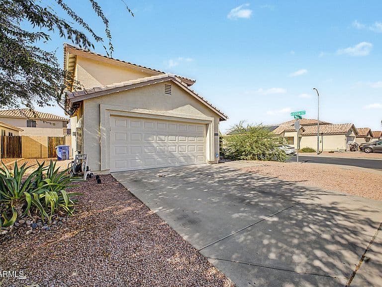 13018 W LAUREL Lane photo 3