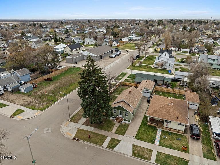 801 3rd Ave W photo 4