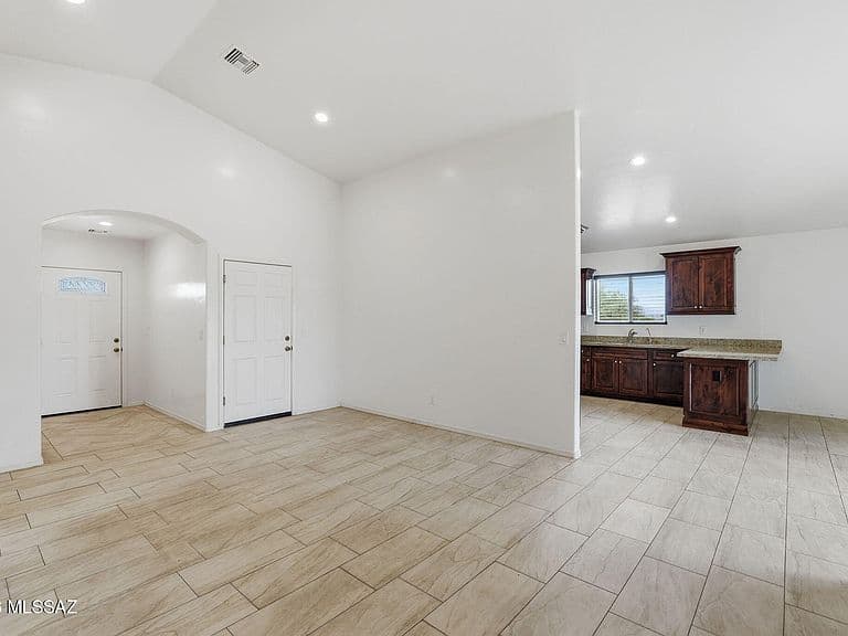 1158 Escorpion Ct photo 2