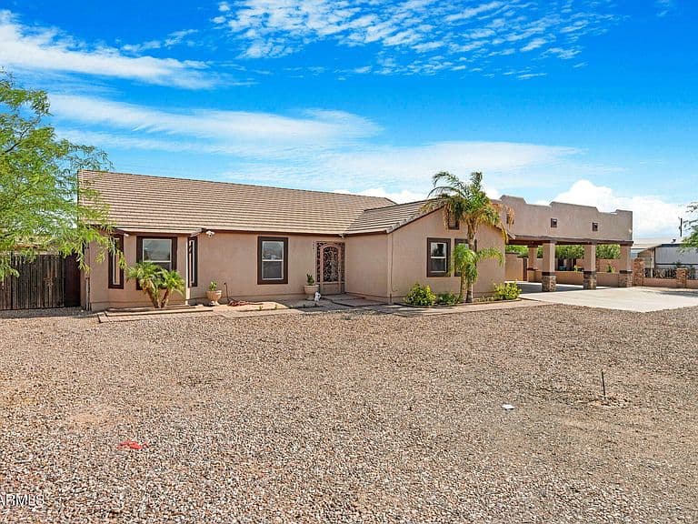 3065 W cornman Road photo 2