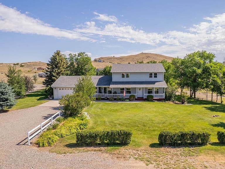 14 Beacon Dr photo 1