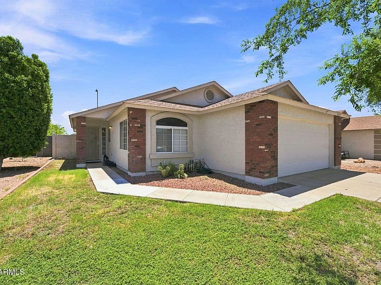 8521 E CLOVIS Avenue photo 3