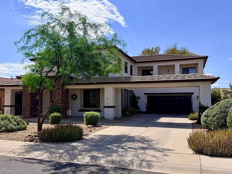 2725 E GRAND CANYON Drive photo 2