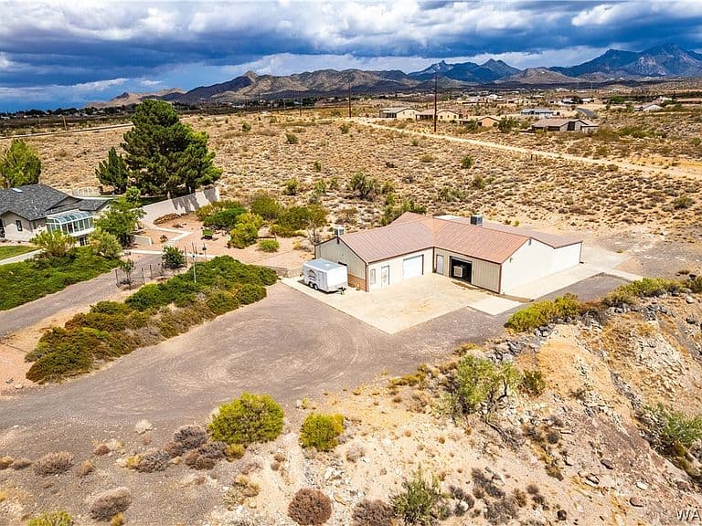 3232 Hualapai Mountain Rd photo 4