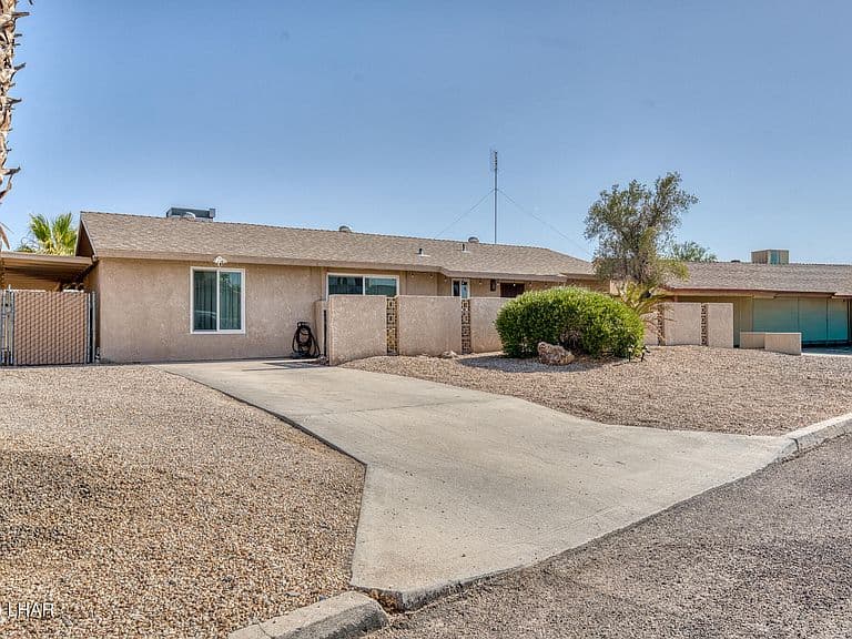 2434 Cliffwood Dr photo 2