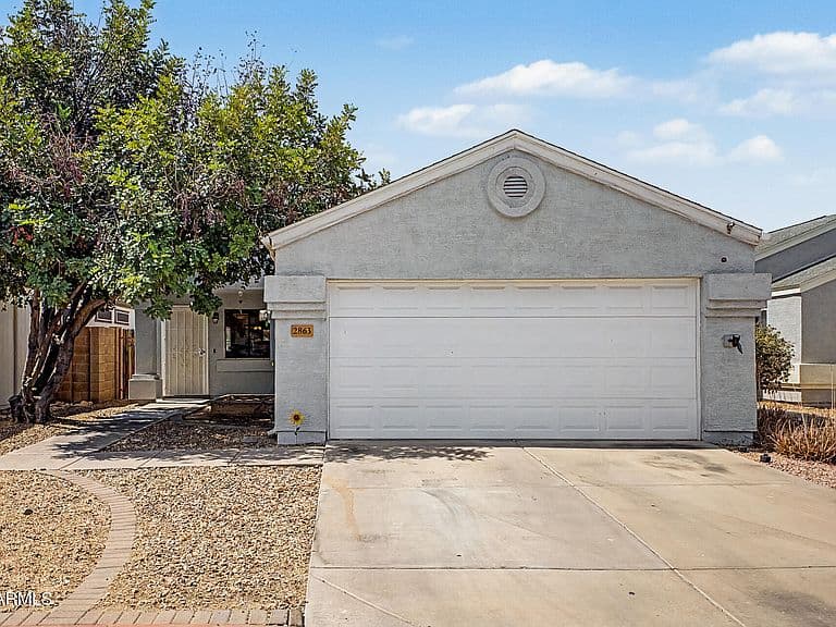 2863 W MURIEL Drive photo 3