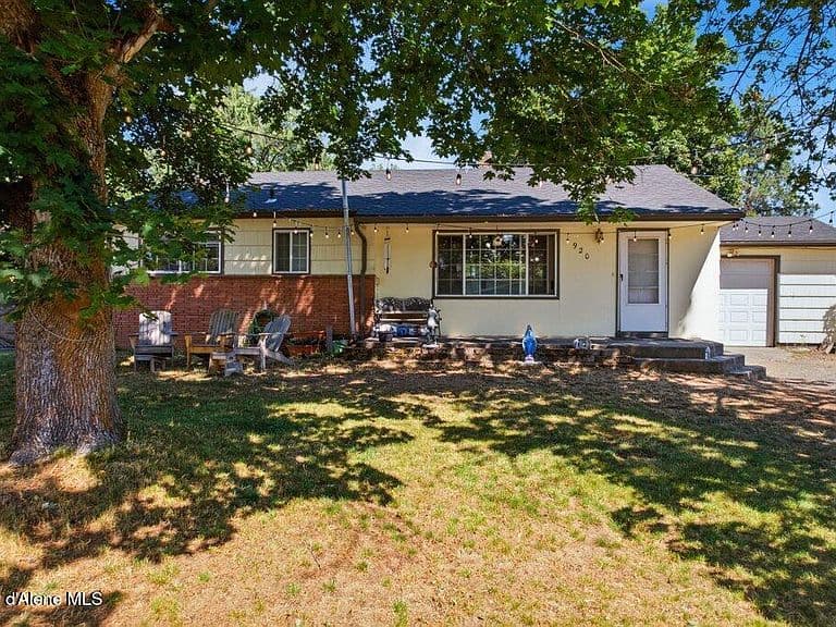 920 N William St photo 2