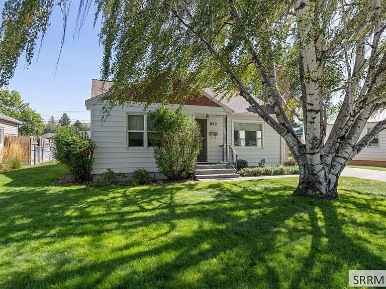 822 Crestmont Ave photo 3