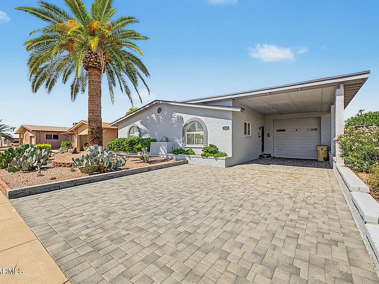 2260 N Middlecoff Drive photo 4