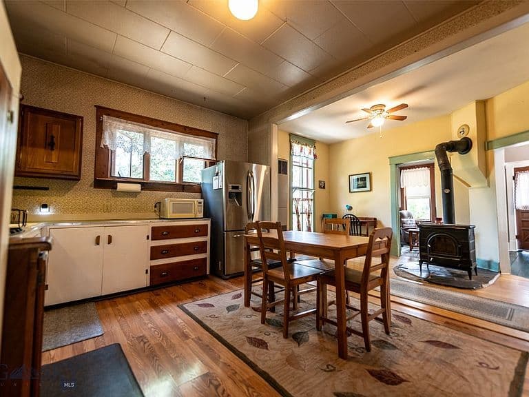 515 Silverbow Ave photo 2