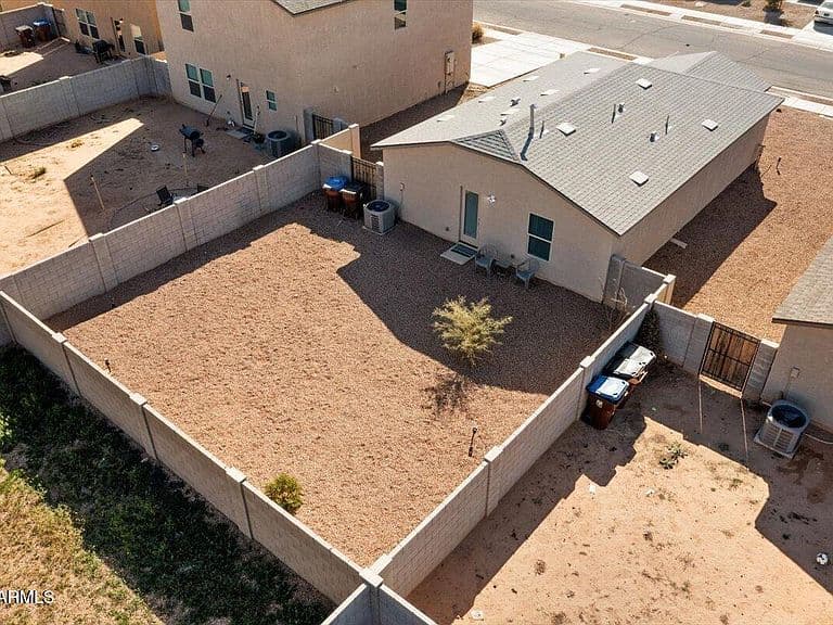 156 W Douglas Ave photo 3