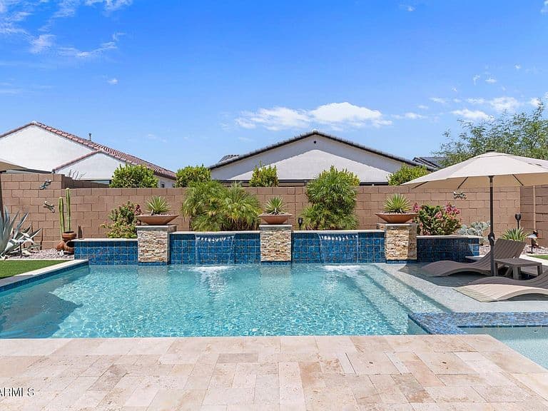 20640 W RANCHO Drive photo 2
