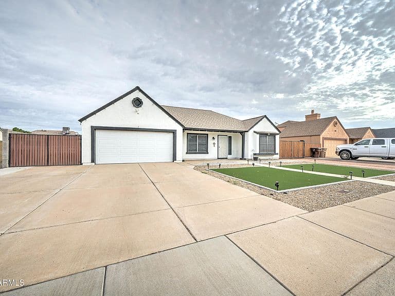 6926 W SUNNYSIDE Drive photo 3