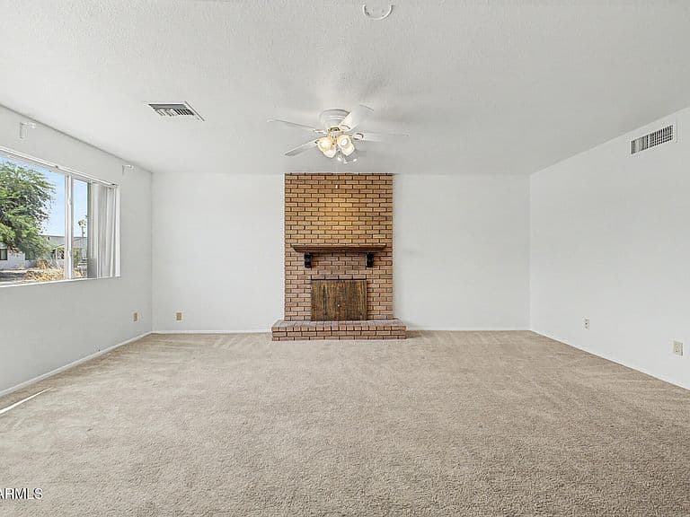 622 E GRACE Drive photo 5