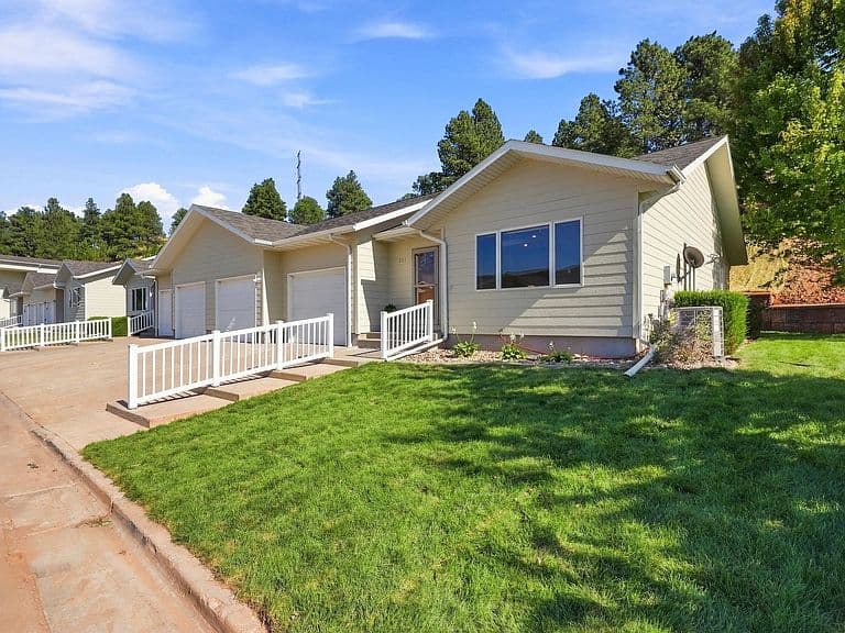 314 Cottage Hill Ln photo 2