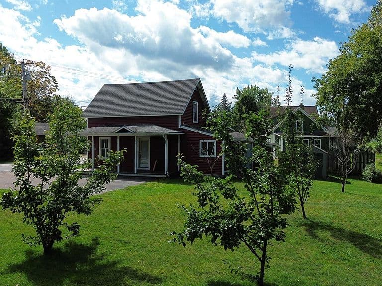 7 River Road photo 1