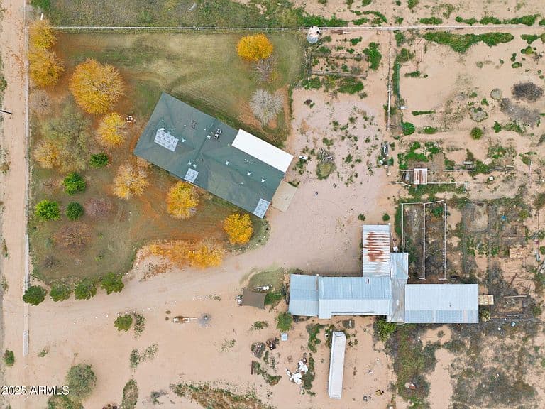 32025 W Marsh Rd photo 3