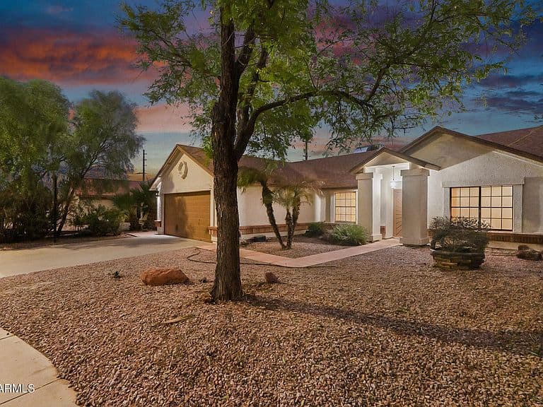 620 S LAVEEN Drive photo 2