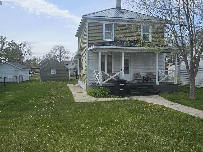 210 S 9th St photo 3