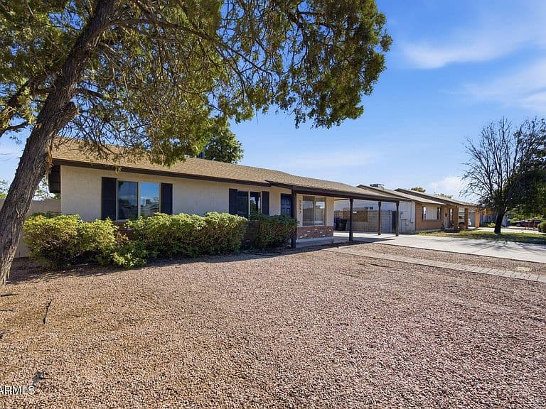 3557 E CAROL Avenue photo 3