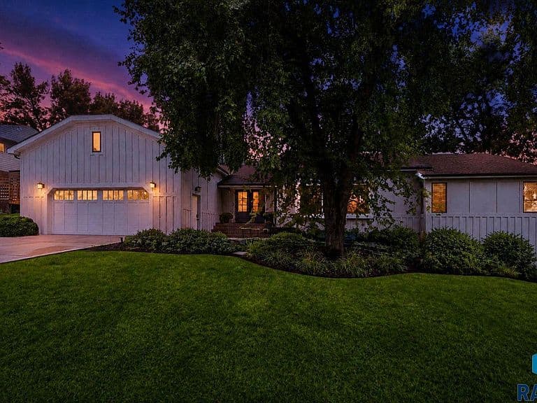 321 E Aspen Dr photo 1