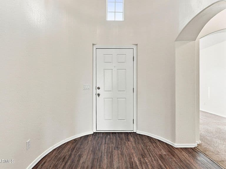 14843 W SHAW BUTTE Drive photo 4