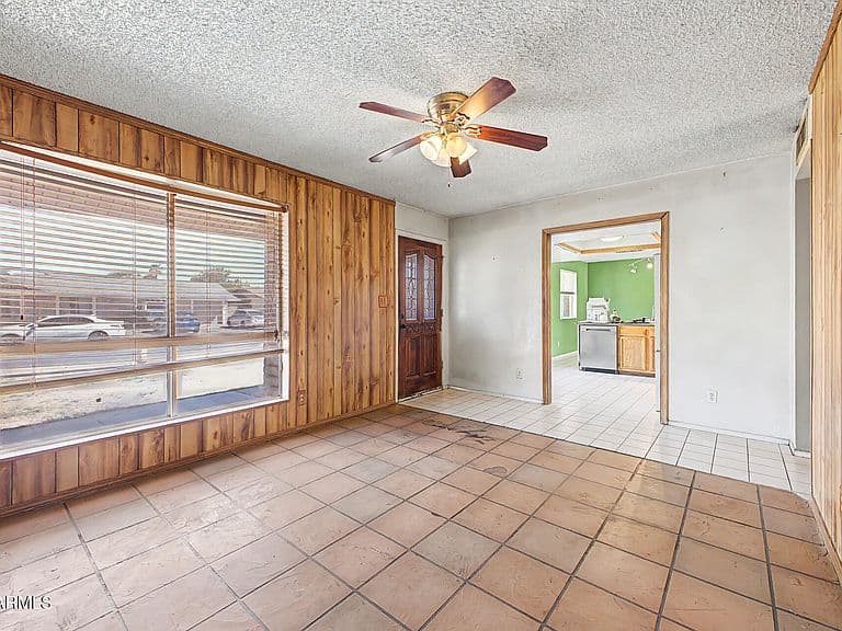 7720 W EARLL Drive photo 5