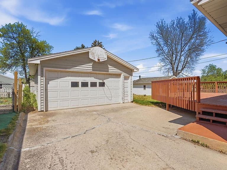 1739 Lodge St photo 4