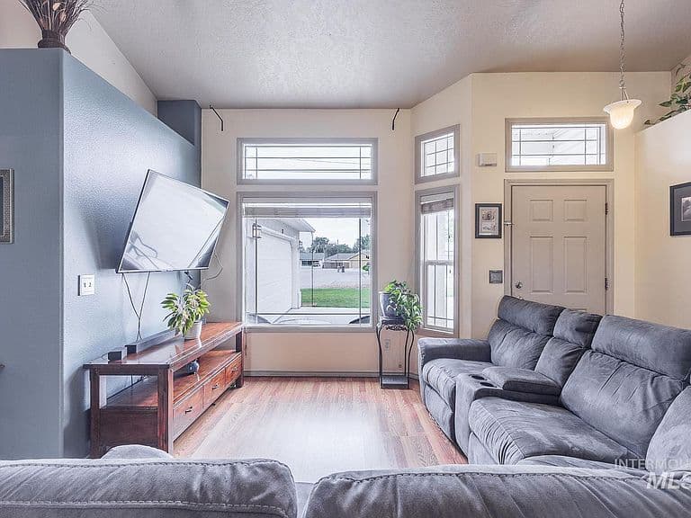 9521 W Cory Ln photo 3