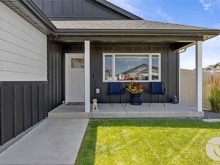 2460 Bonito Loop photo 2