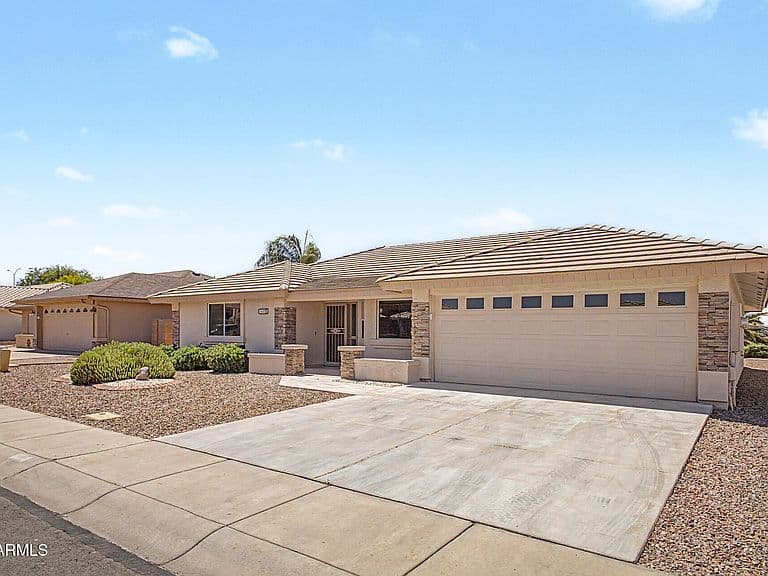 11247 E MEDINA Avenue photo 3