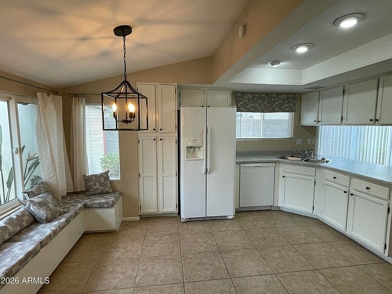 6234 E CAROLINA Drive photo 3
