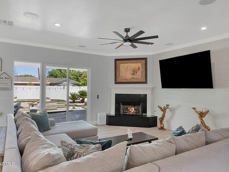 516 W RANCHO Drive photo 4