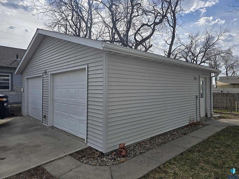232 N Nesmith Ave photo 4