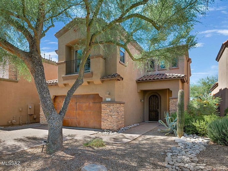 5801 N Paloma Ridge Ln photo 2