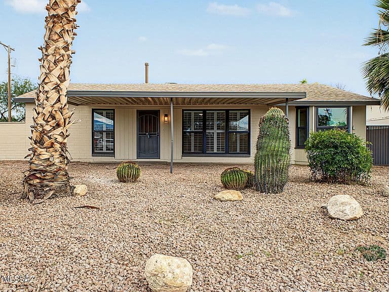 5632 E Calle Aurora photo 1