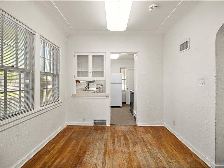 1045 Central Ave photo 4