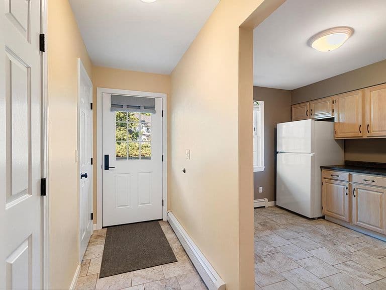 12 Perkins Drive photo 4