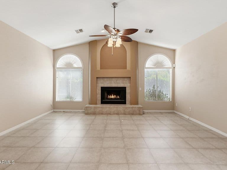 1723 W TULSA Street photo 4