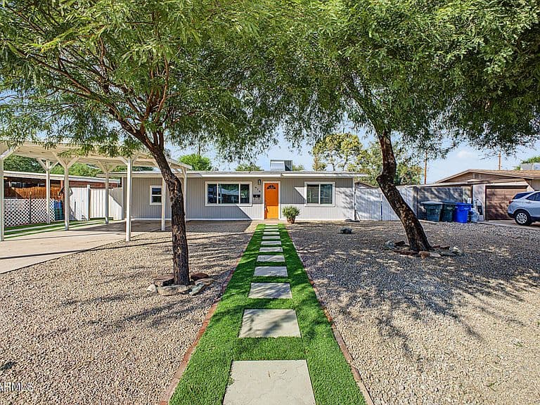 916 W PIERSON Street photo 1