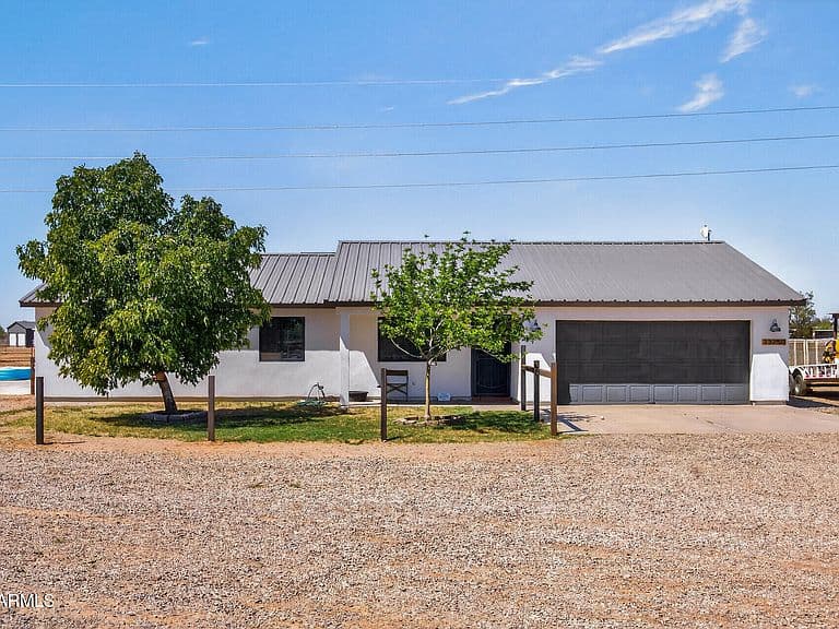 33250 N BRINLEE Lane photo 2