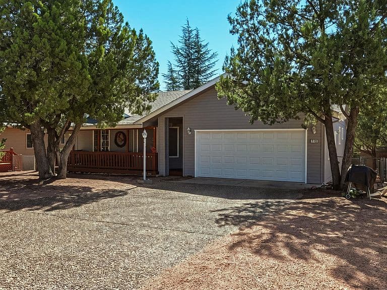719 W Sherwood Dr photo 3