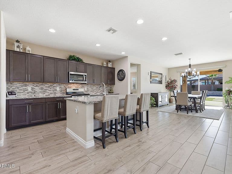 18335 W WOLF Street photo 5