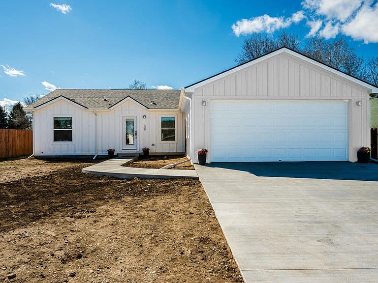 1328 N Heights Ln photo 3