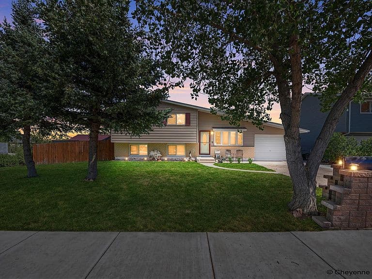 7425 Willshire Blvd photo 2