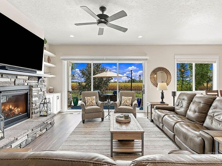 7829 W Corinthia St photo 5