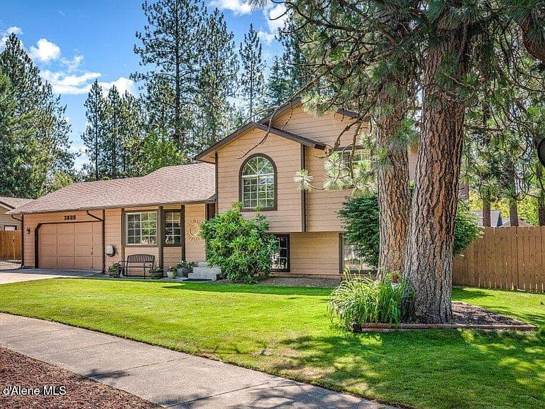 3800 N Trevino Dr photo 1